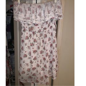 Strapless flower dress with lace !